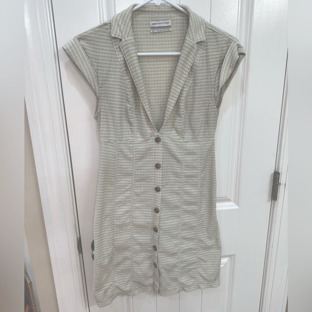 Spring/summer dress! Perfect for casual cute outings/ can dress up!